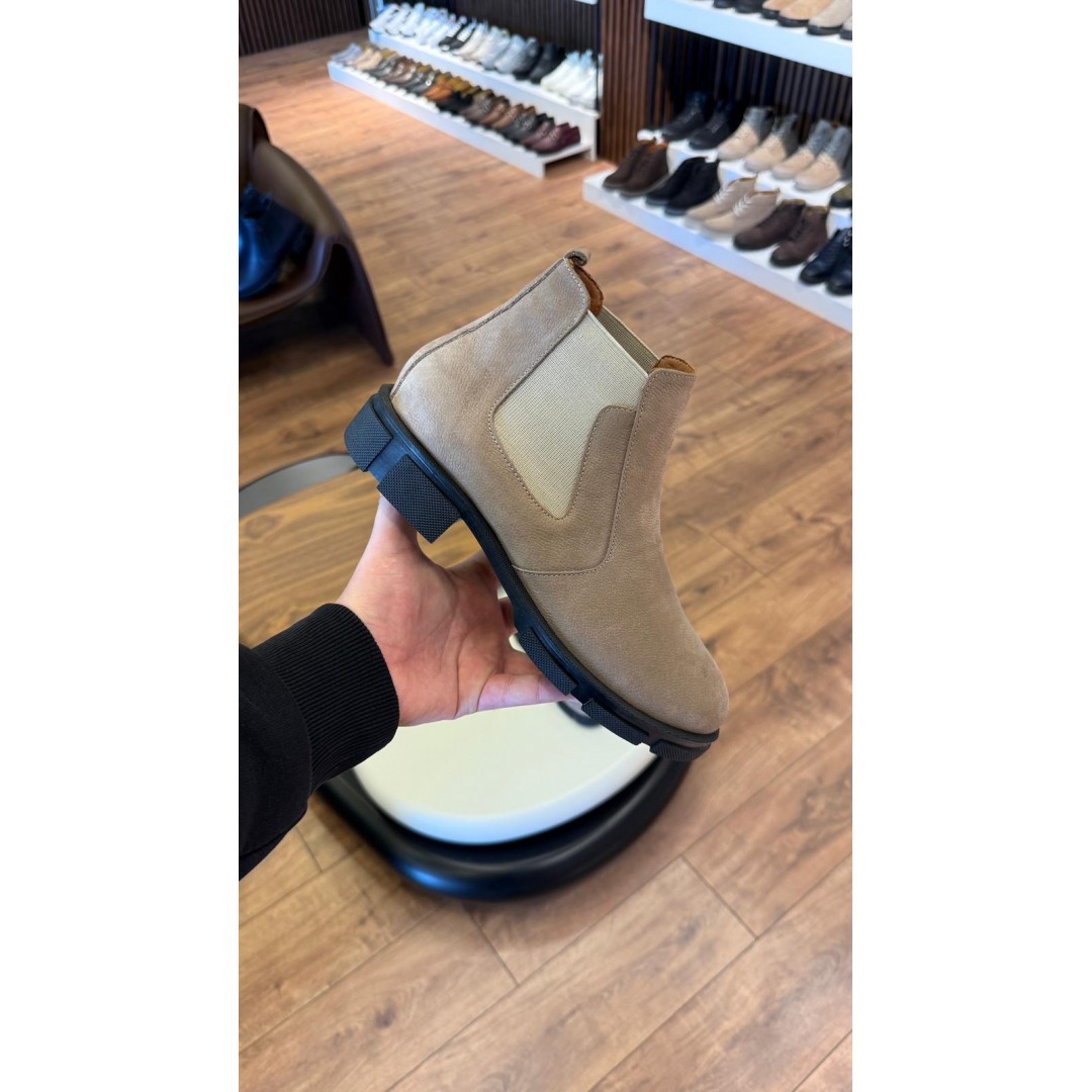 1052 Kısa Bej Nubuk Hakiki Deri Bot